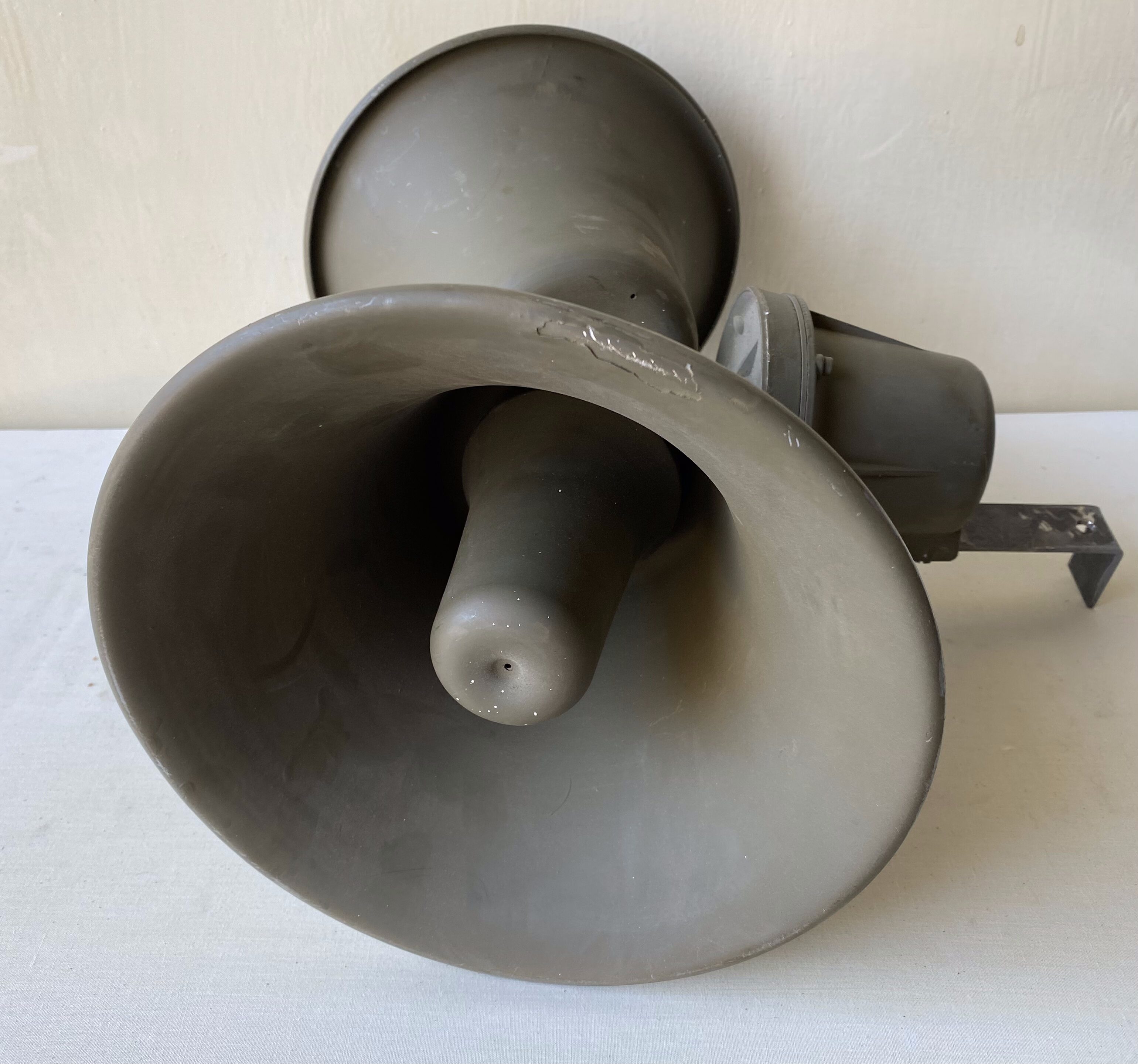 Military loud speaker