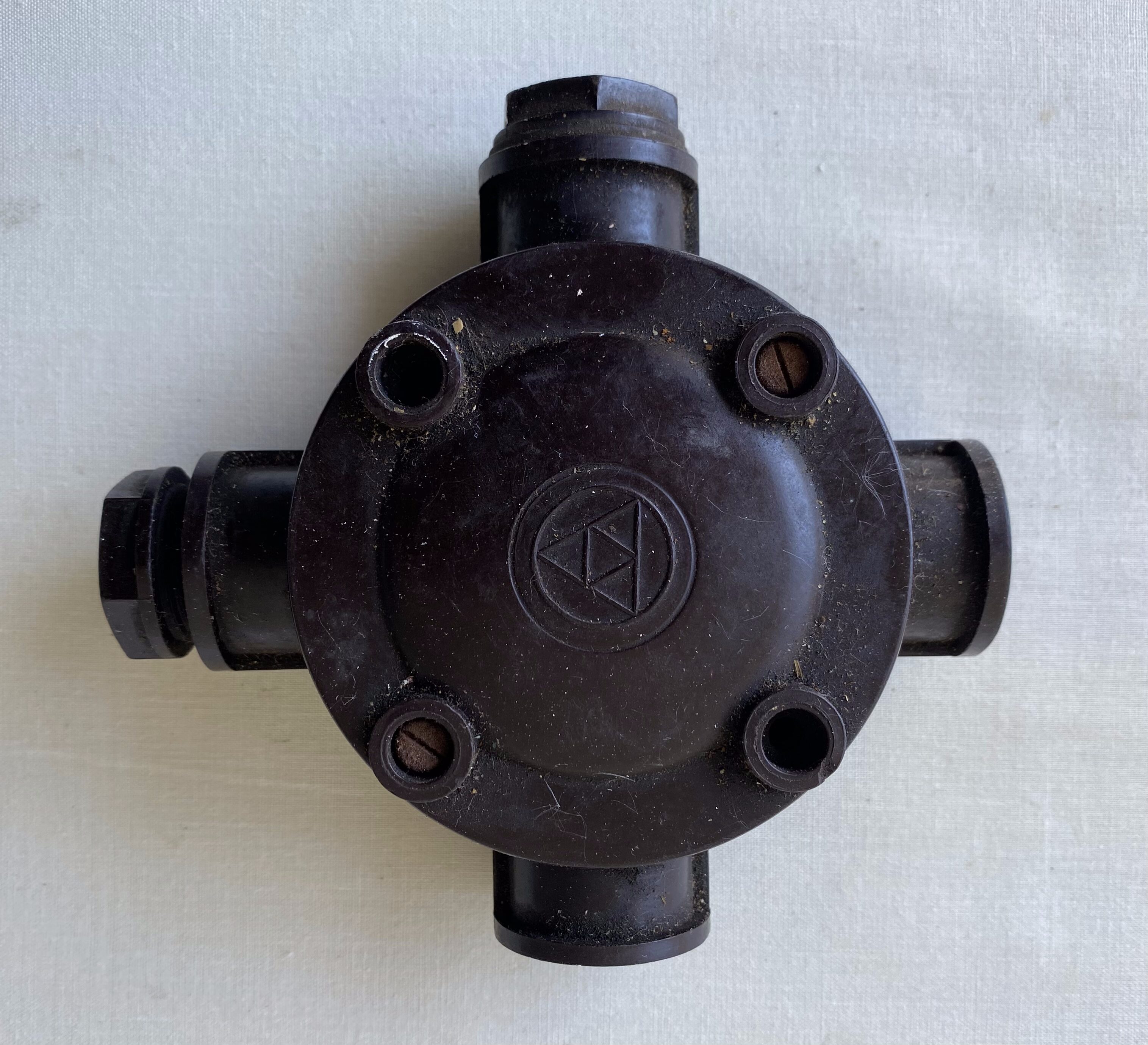 Bakelite electrical conduit junction box