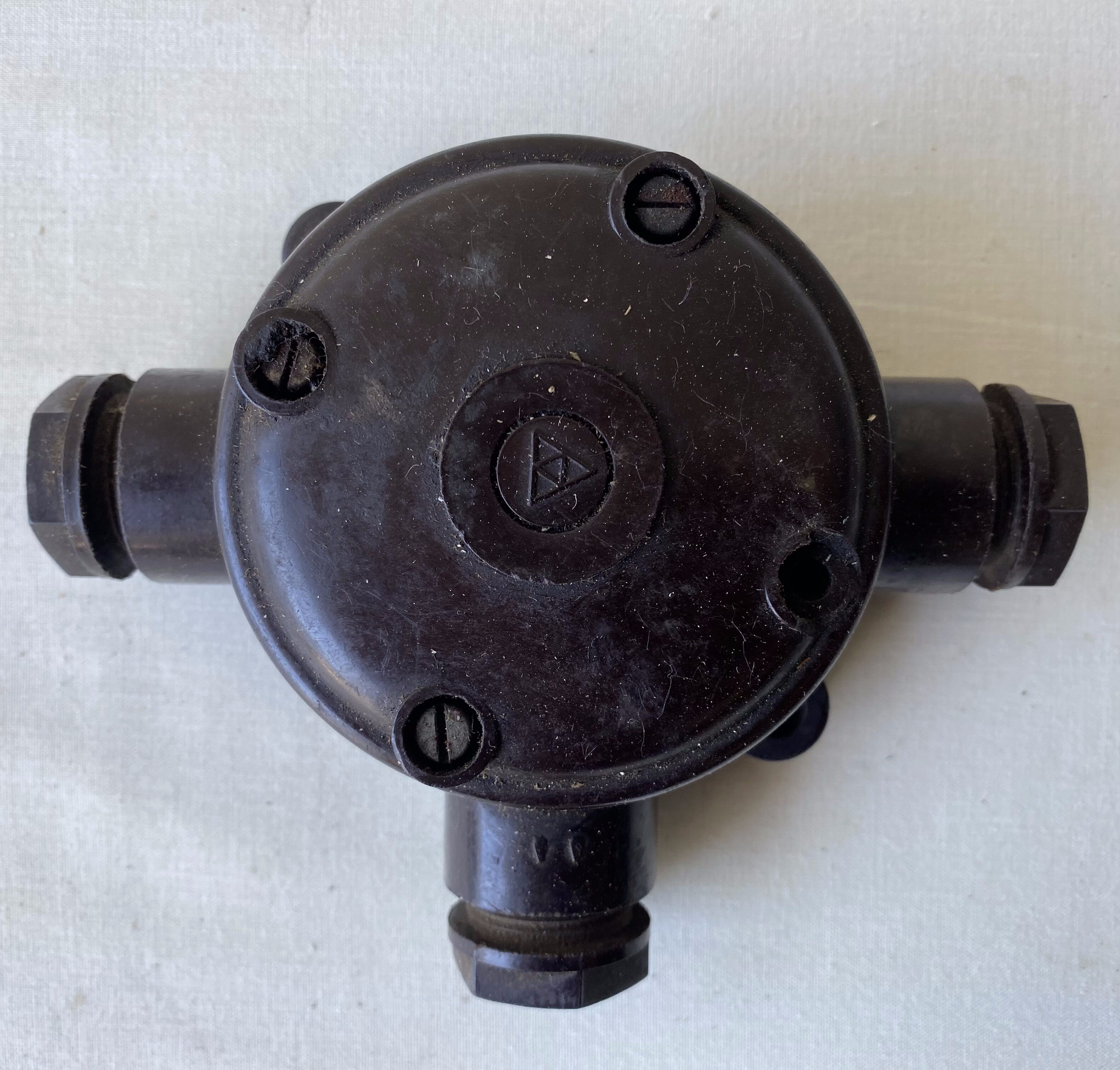 Bakelite electrical conduit junction box
