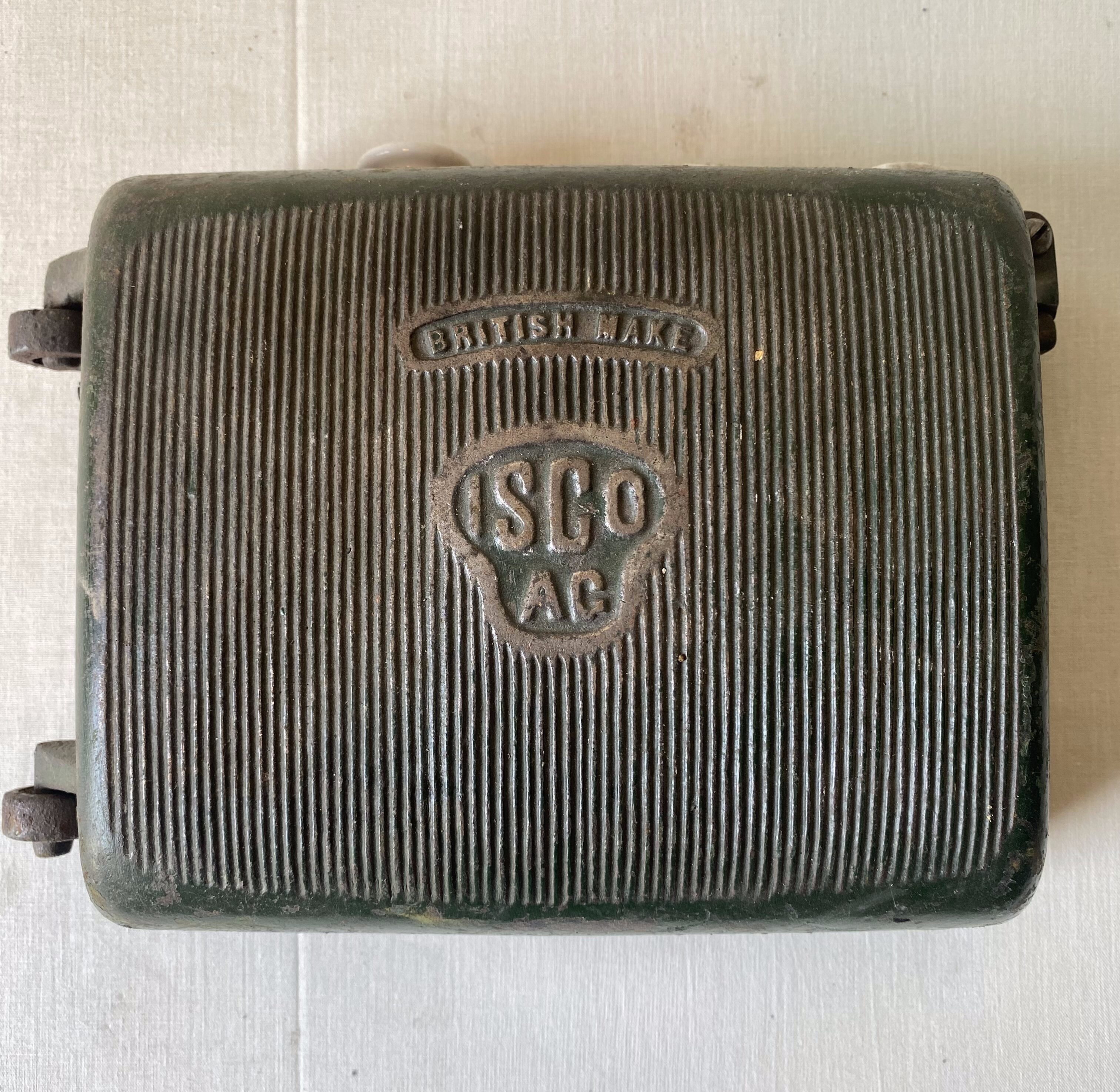 Metal electrical junction box