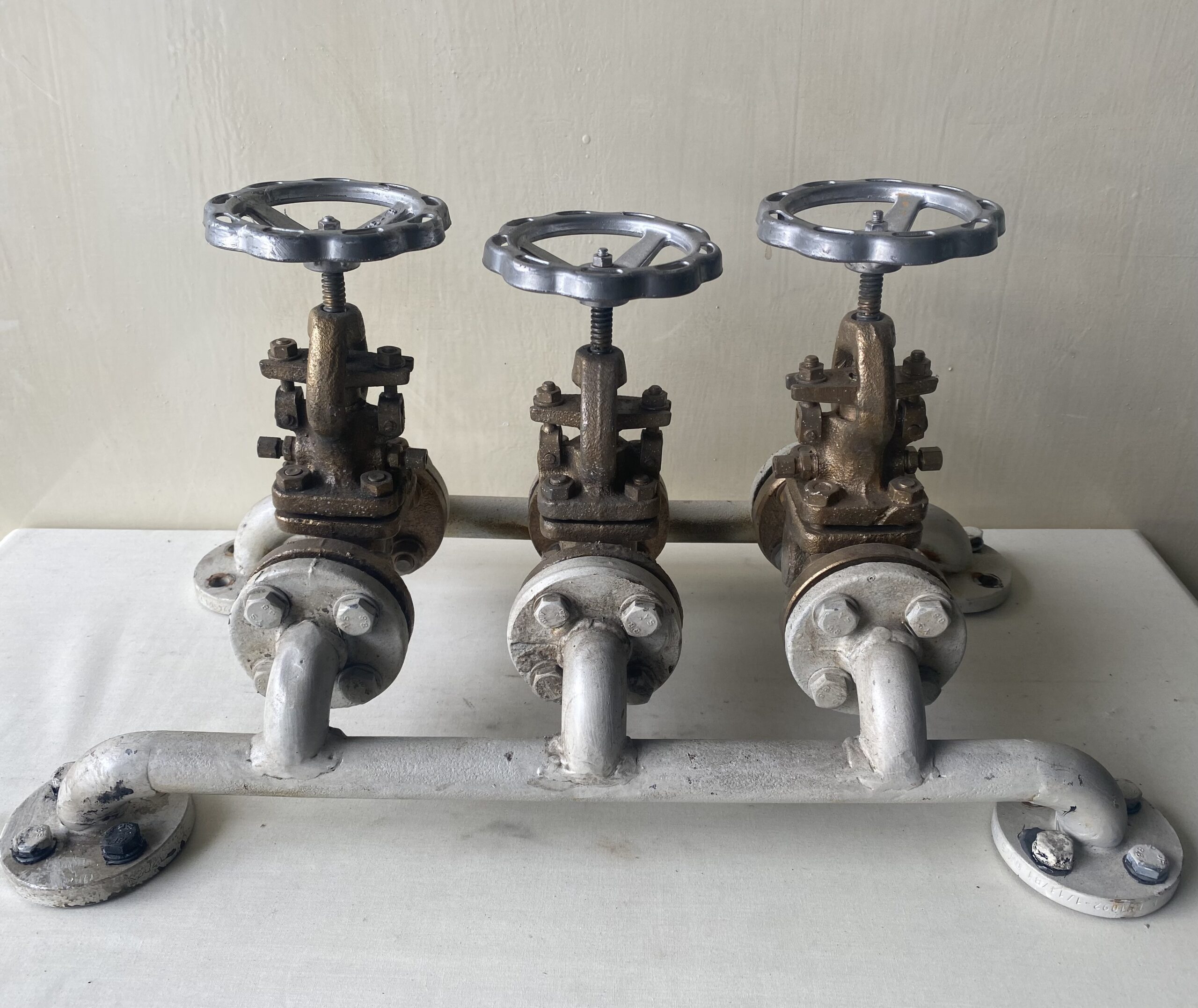 3 mounted gate valves