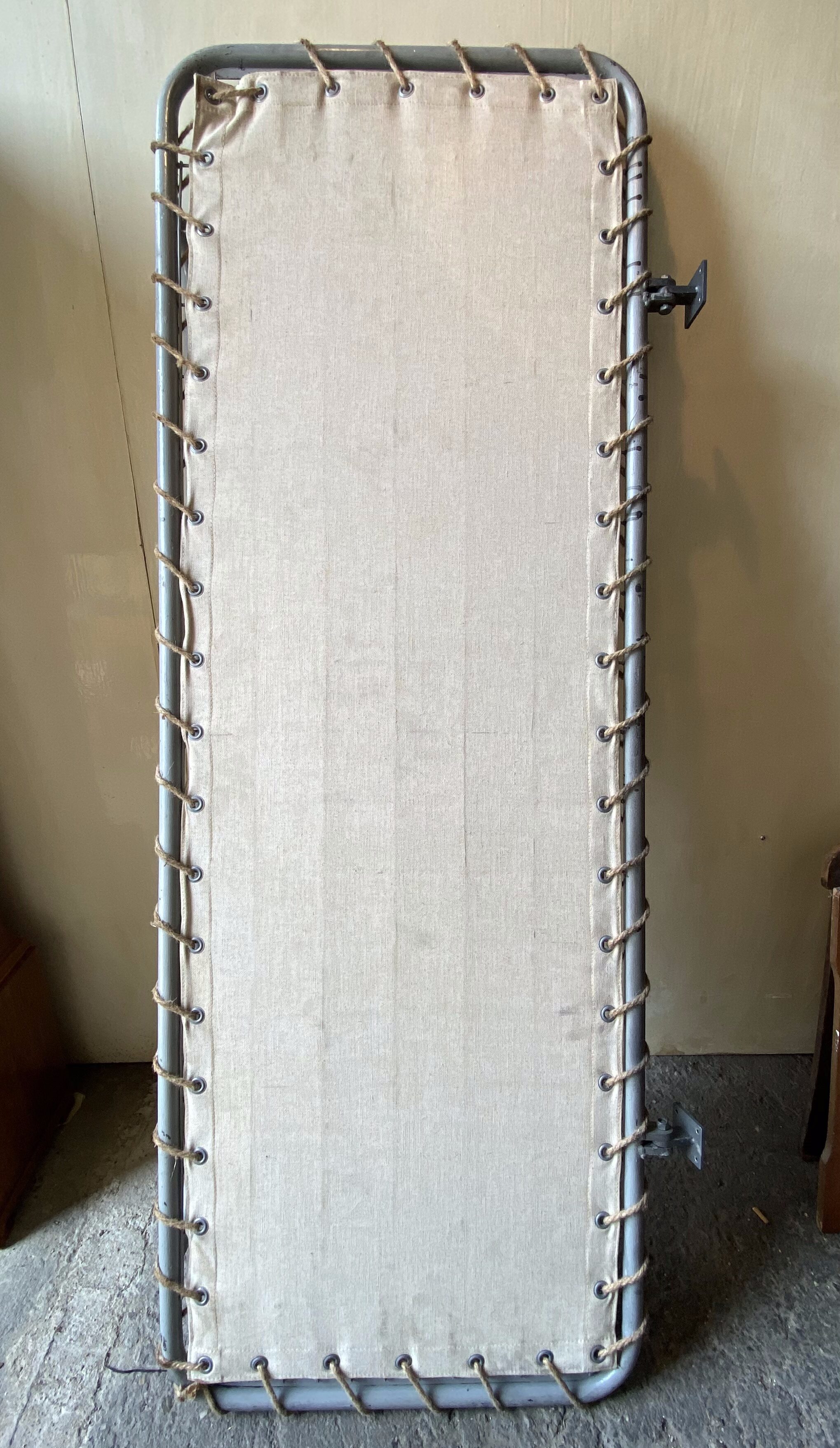 Military wall mounted bed for train, submarine or ship