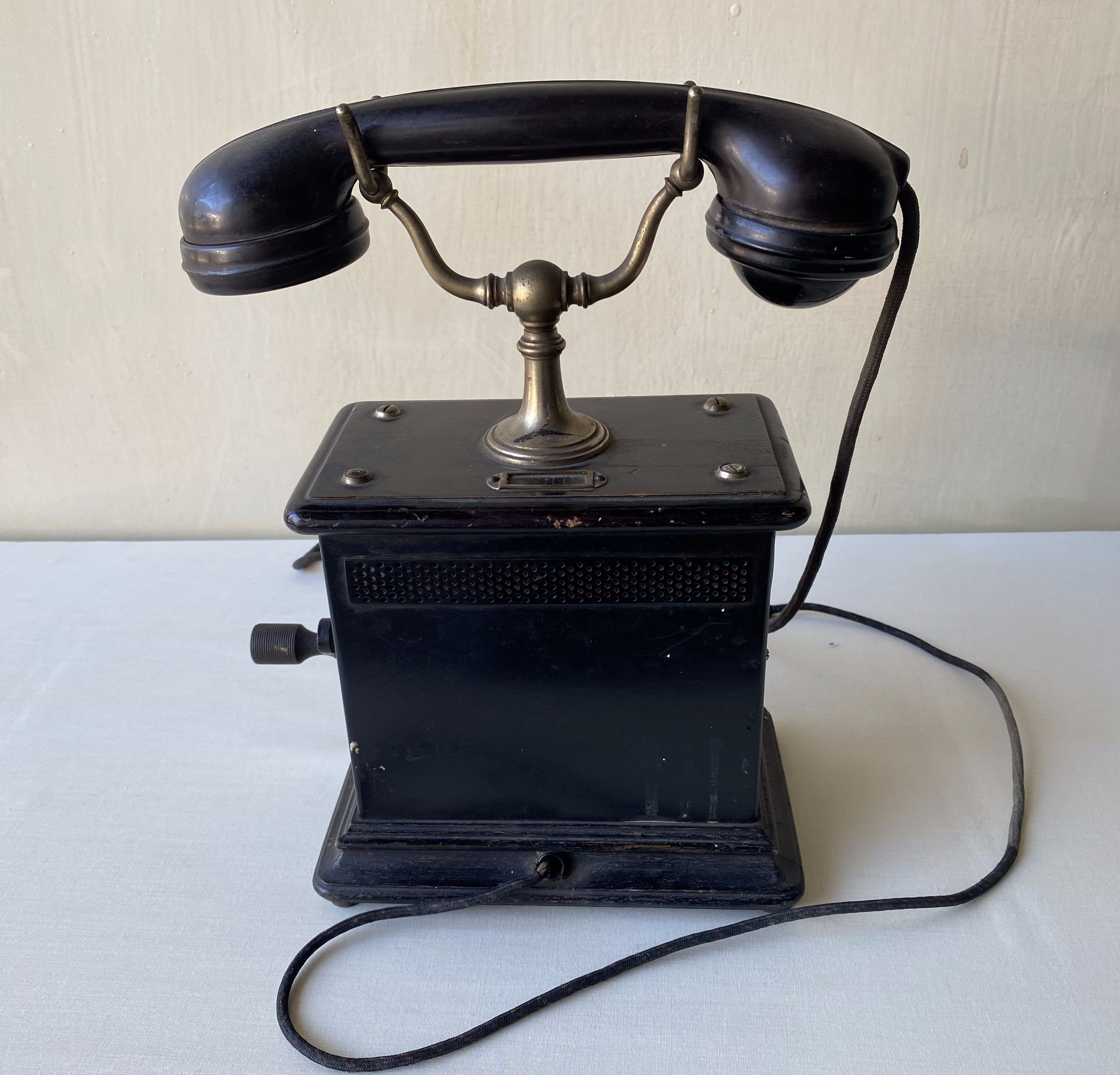 1930s telephone