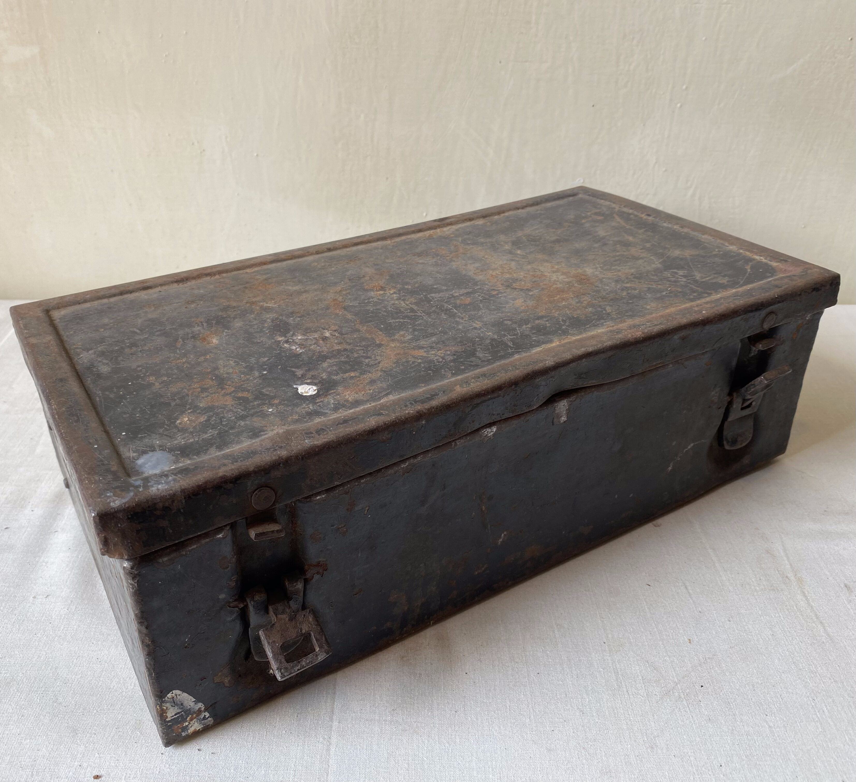 Metal storage box