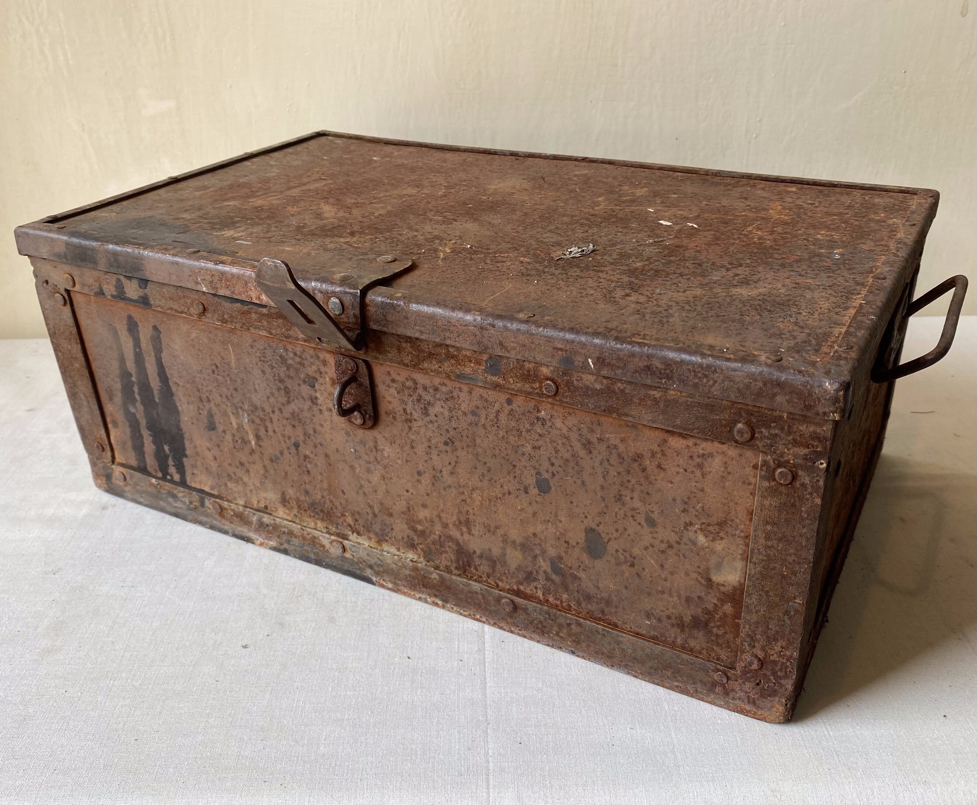 German army tool box