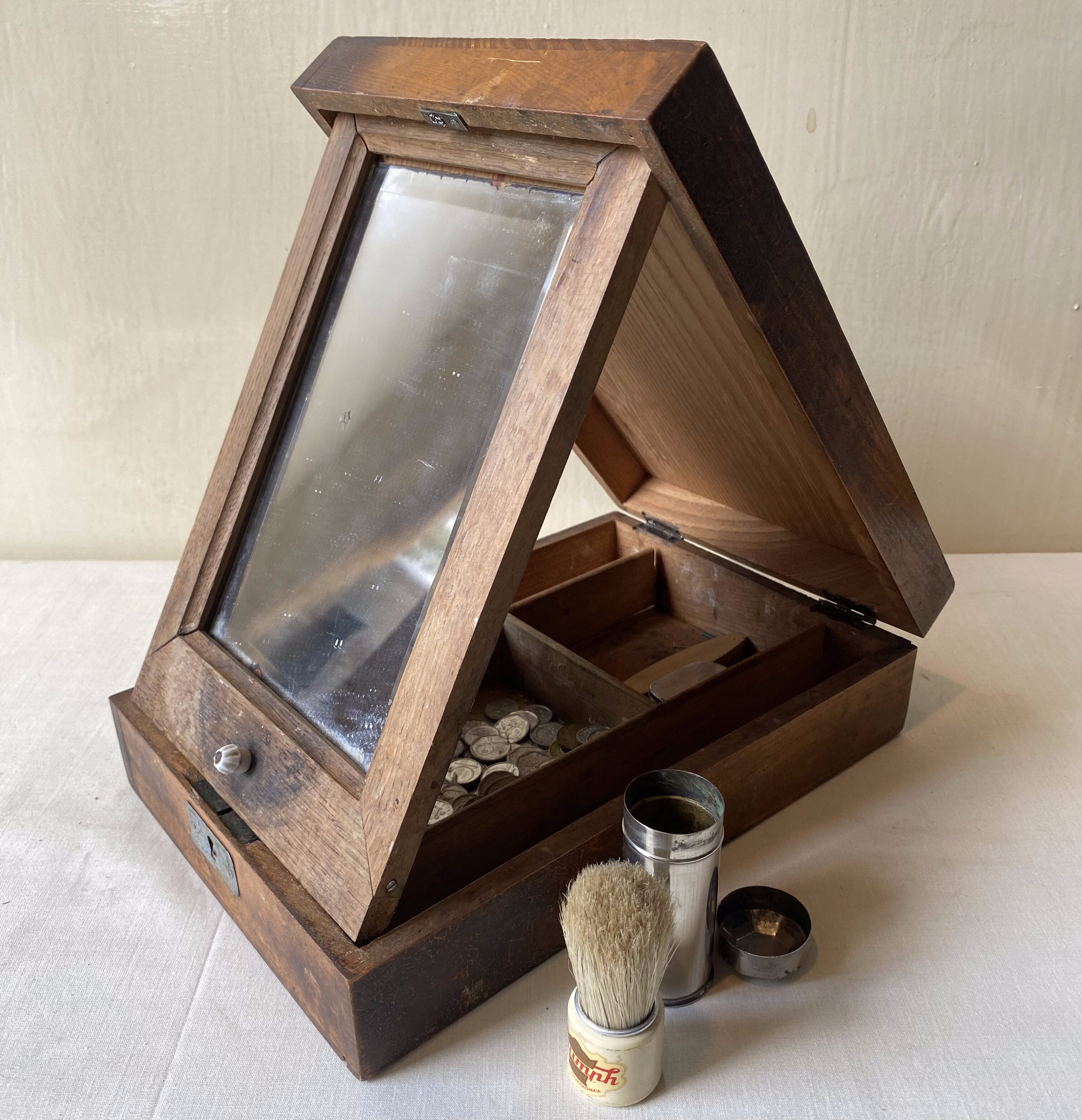Portable shaving mirror