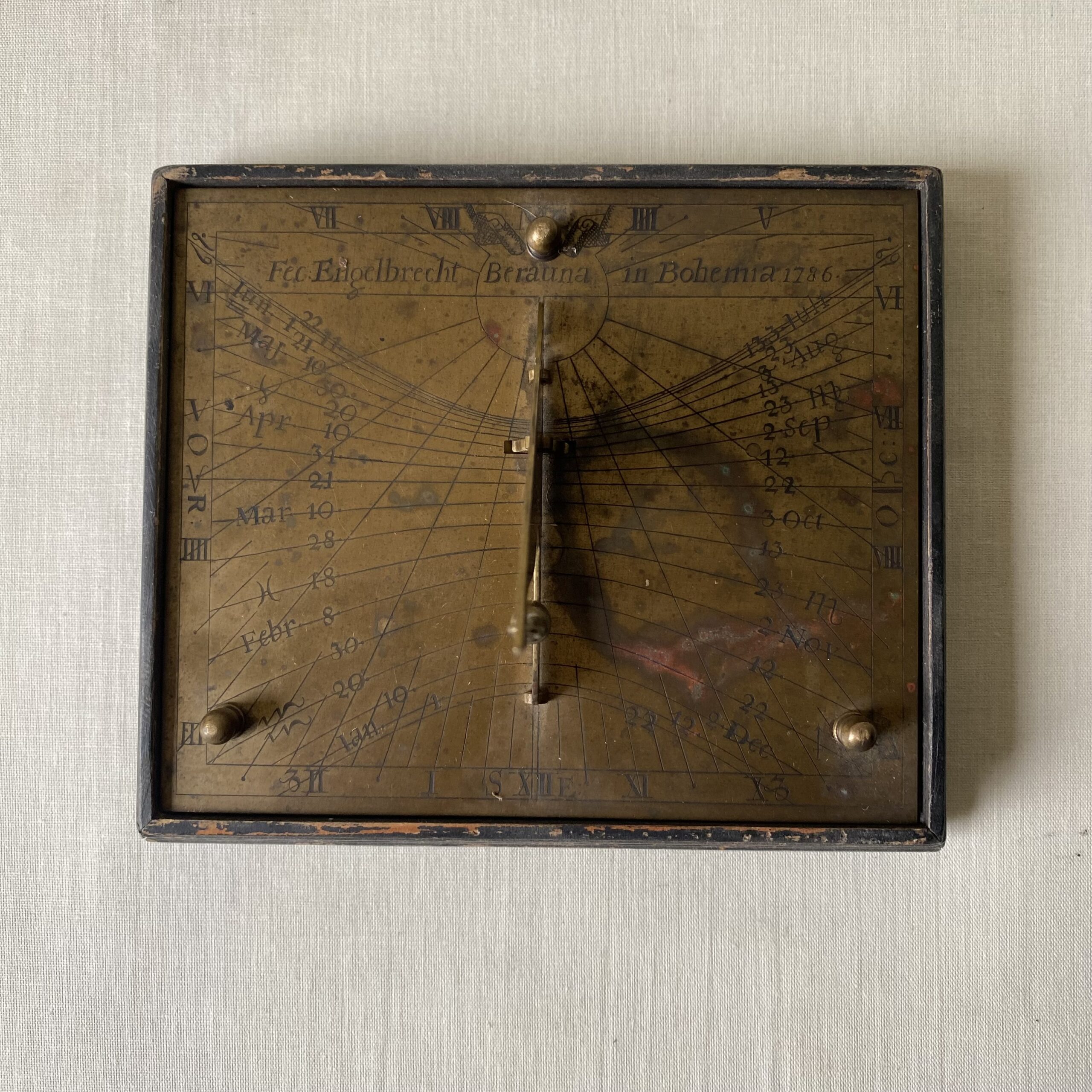 Pocket sun dial
